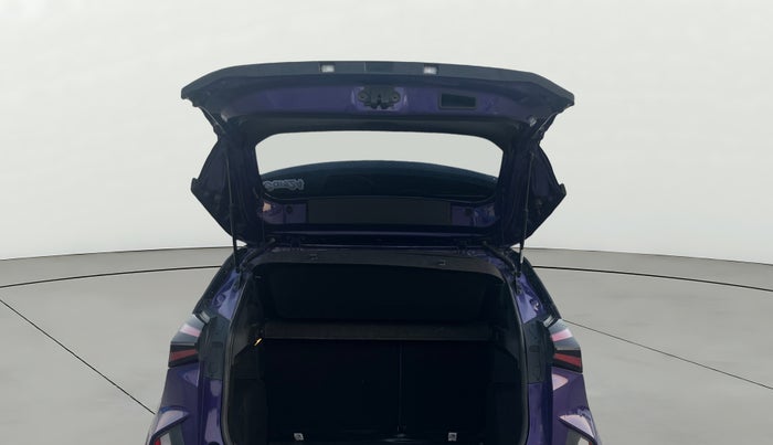 2023 Tata NEXON FEARLESS PURPLE + SUNROOF DUAL TONE 1.2 PETROL, Petrol, Manual, 28,568 km, Boot Door Open