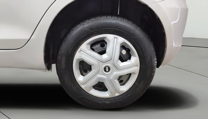 2013 Maruti Swift VXI, Petrol, Manual, 21,231 km, Left Rear Wheel