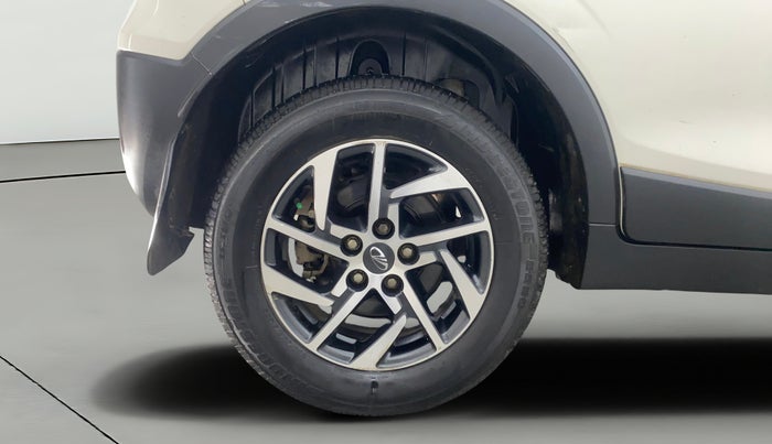 2022 Mahindra XUV300 W8 (O) 1.5 DIESEL, Diesel, Manual, 78,278 km, Right Rear Wheel