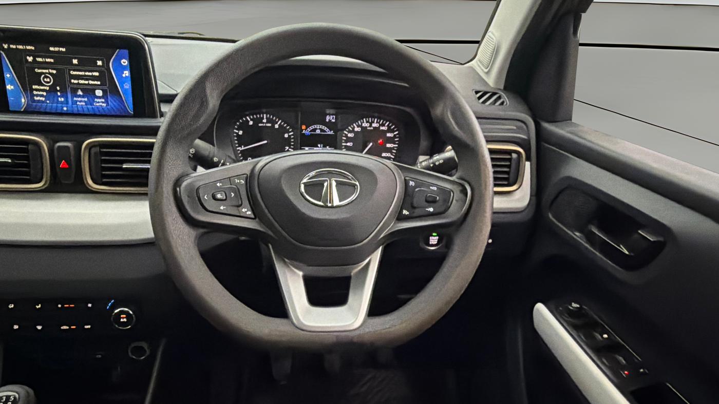 2022 Tata PUNCH ACCOMPLISHED MT, Petrol, Manual, 34,689 km, Steering Wheel Close Up