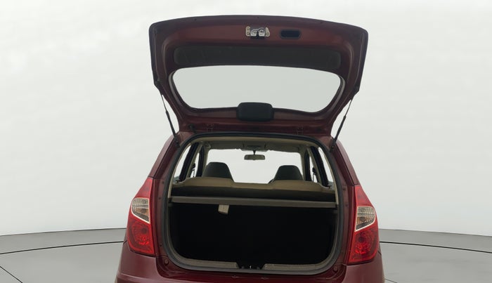 2015 Hyundai i10 SPORTZ 1.1, Petrol, Manual, 49,938 km, Boot Door Open