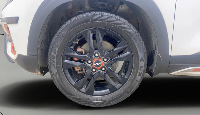 2021 KIA SELTOS HTX ANNIVERSARY EDITION 1.5 PETROL, Petrol, Manual, 1,06,571 km, Left Front Wheel