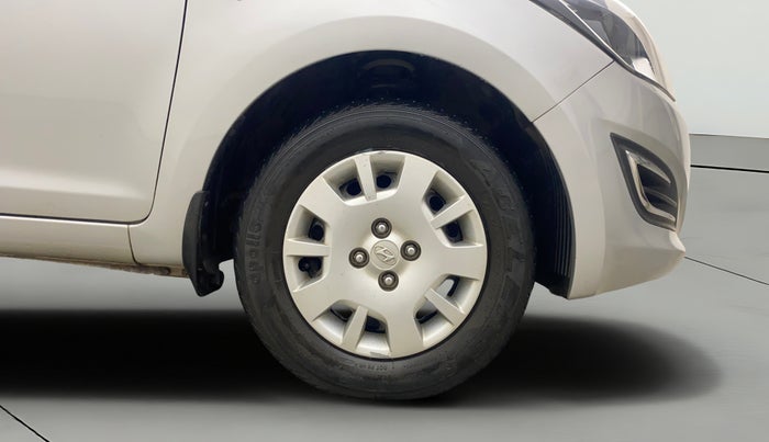 2013 Hyundai i20 MAGNA 1.2, Petrol, Manual, 26,858 km, Right Front Wheel