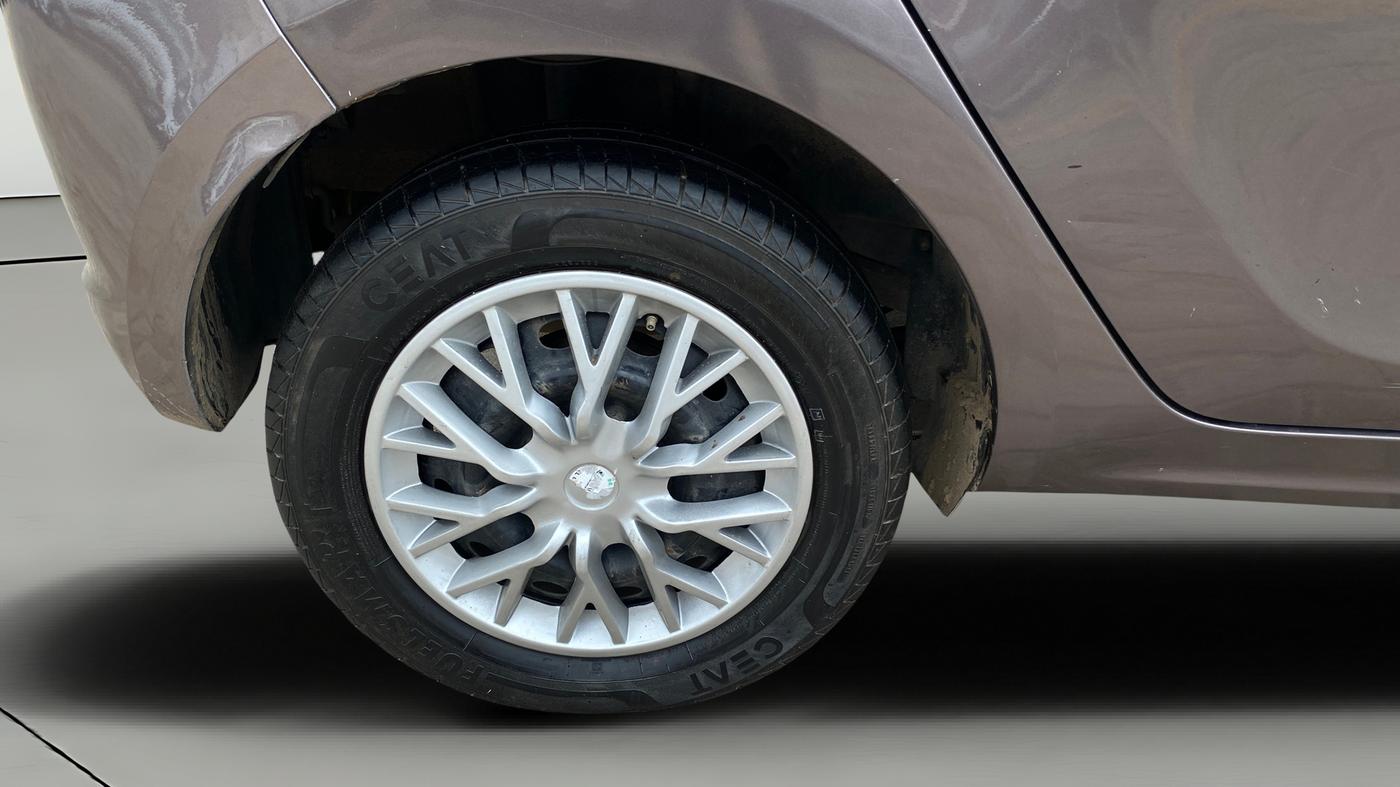 2017 Tata Tiago XT PETROL, Petrol, Manual, 74,764 km, Right Rear Wheel