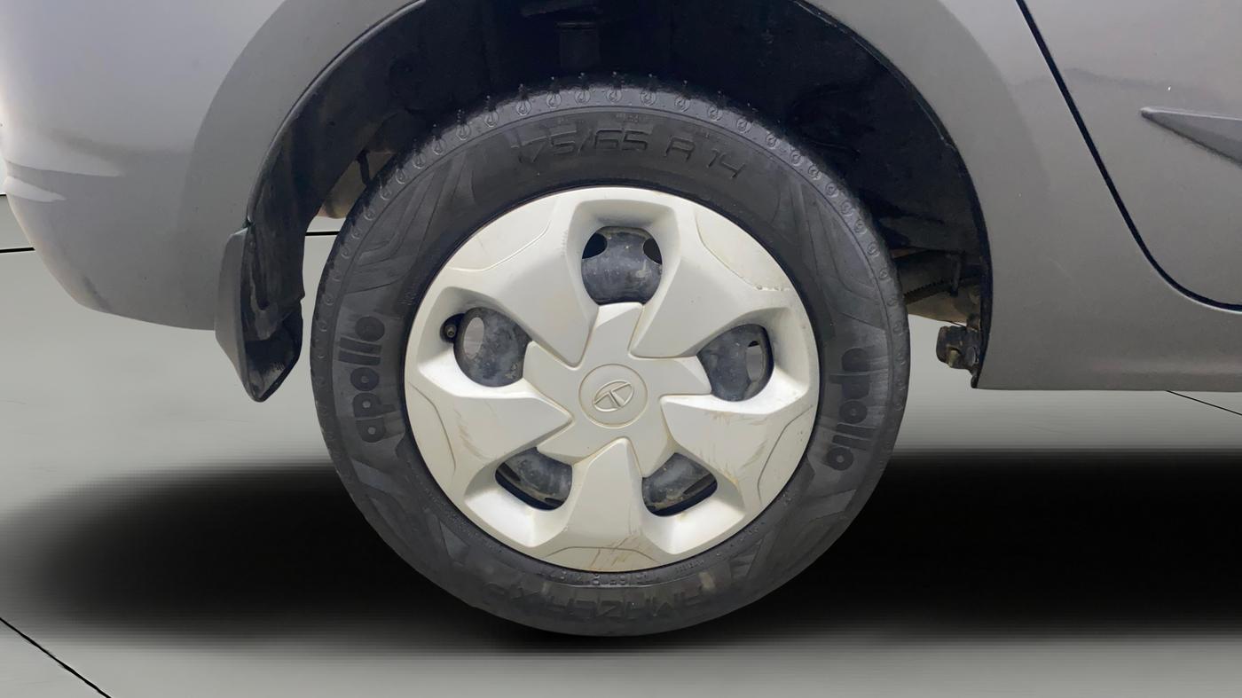 2021 Tata TIGOR XM PETROL, Petrol, Manual, 30,140 km, Right Rear Wheel