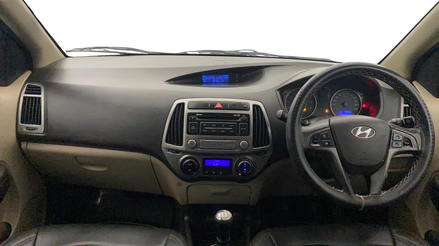2013 Hyundai i20 SPORTZ 1.2, Petrol, Manual, 1,17,626 km, Dashboard