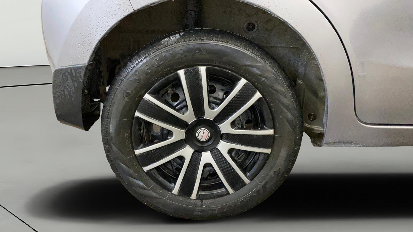 2019 Maruti Celerio VXI CNG, CNG, Manual, 29,929 km, Right Rear Wheel