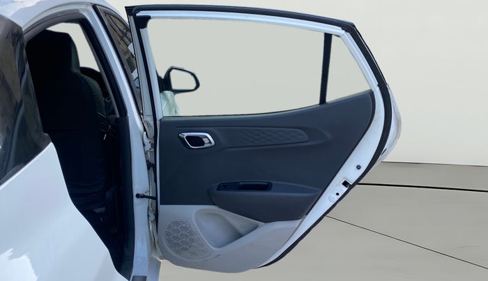 2020 Hyundai AURA SX PLUS 1.2 AMT, CNG, Automatic, 1,03,686 km, RHS Rear Door