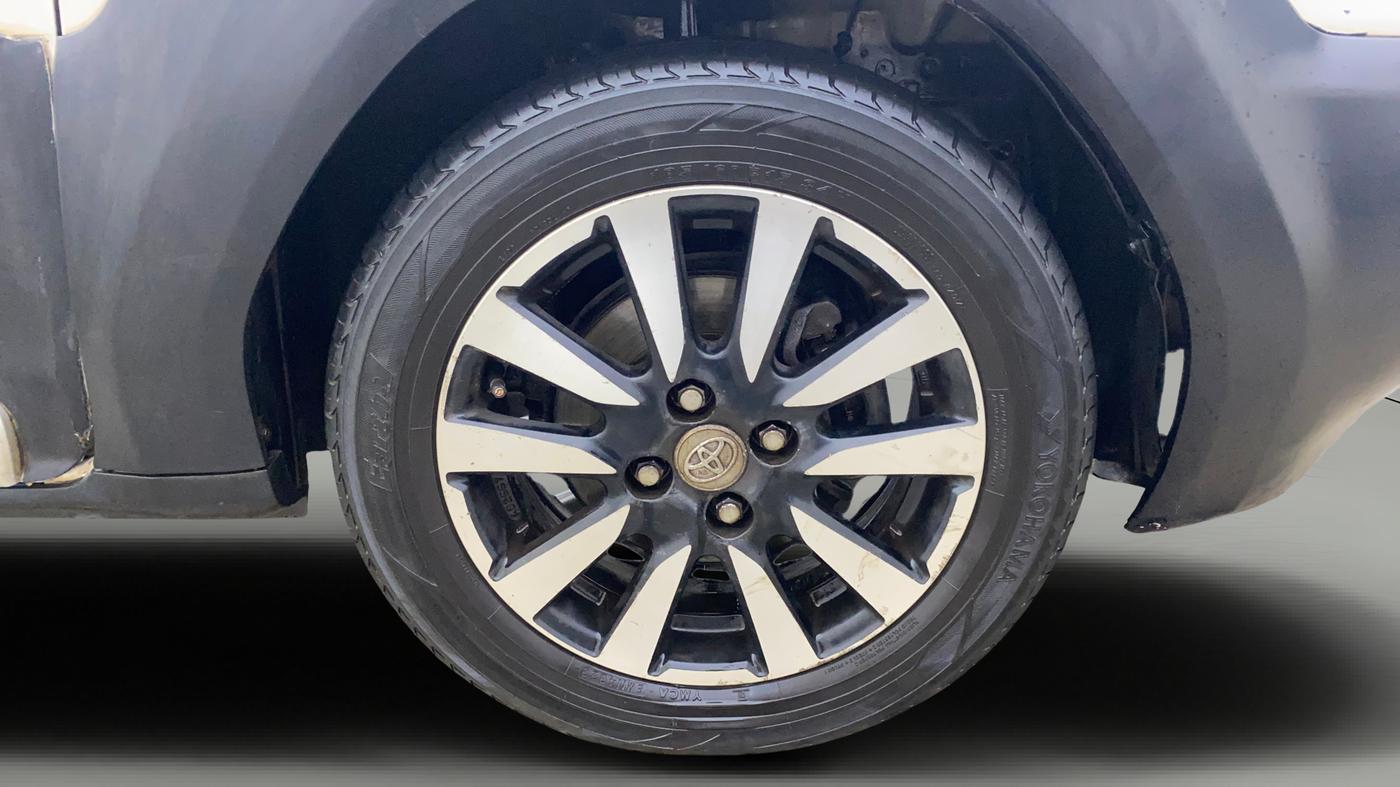 2014 Toyota Etios CROSS 1.4 VD, Diesel, Manual, 1,27,530 km, Right Front Wheel