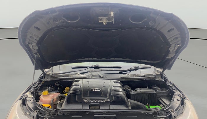 2012 Mahindra XUV500 W8, Diesel, Manual, 1,39,724 km, Open Bonet