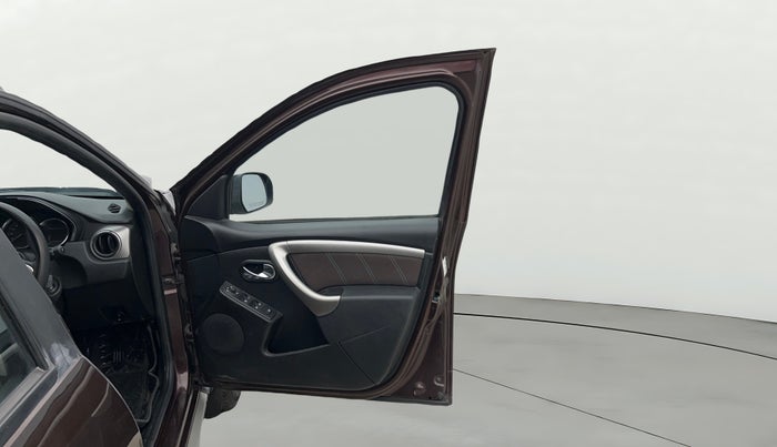 2021 Renault Duster RXZ 1.5 PETROL MT, Petrol, Manual, 38,800 km, RHS Front Door