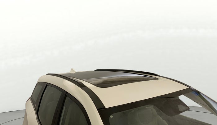 2021 Mahindra XUV700 AX 7 P AT 7 STR, Petrol, Automatic, 60,237 km, Roof