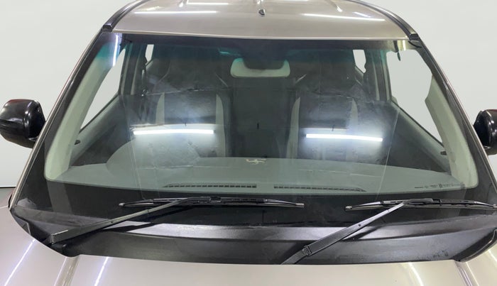 2018 Mahindra KUV 100 NXT K2 P 6 STR, Petrol, Manual, 26,324 km, Front Windshield
