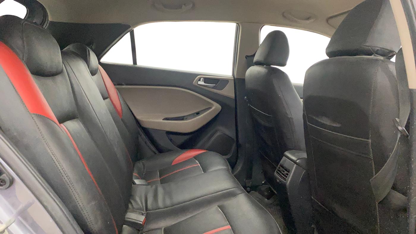 2019 Hyundai Elite i20 MAGNA PLUS 1.2, Petrol, Manual, 82,523 km, Right Side Rear Door Cabin