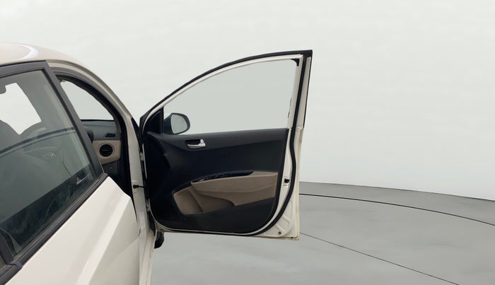 2016 Hyundai Xcent SX 1.2, Petrol, Manual, 19,400 km, RHS Front Door