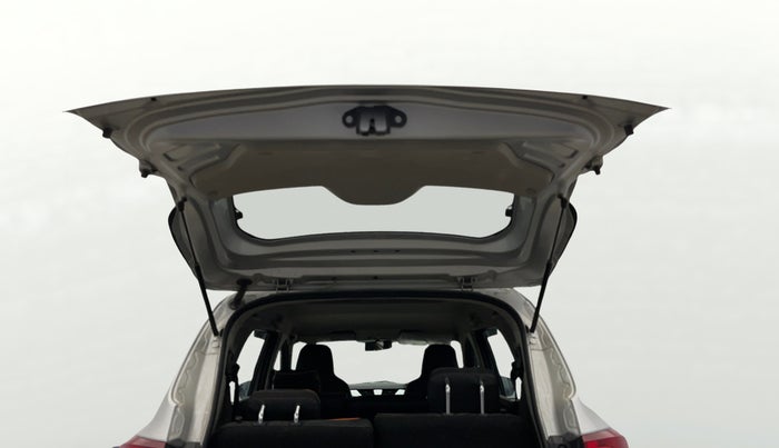 2020 Renault TRIBER RXZ, Petrol, Manual, 32,344 km, Boot Door Open