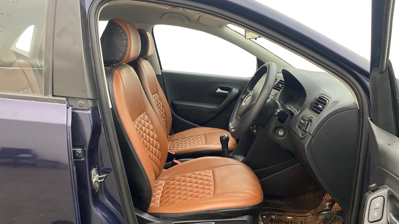 2015 Volkswagen Polo COMFORTLINE 1.2L, Petrol, Manual, 94,778 km, Right Side Front Door Cabin