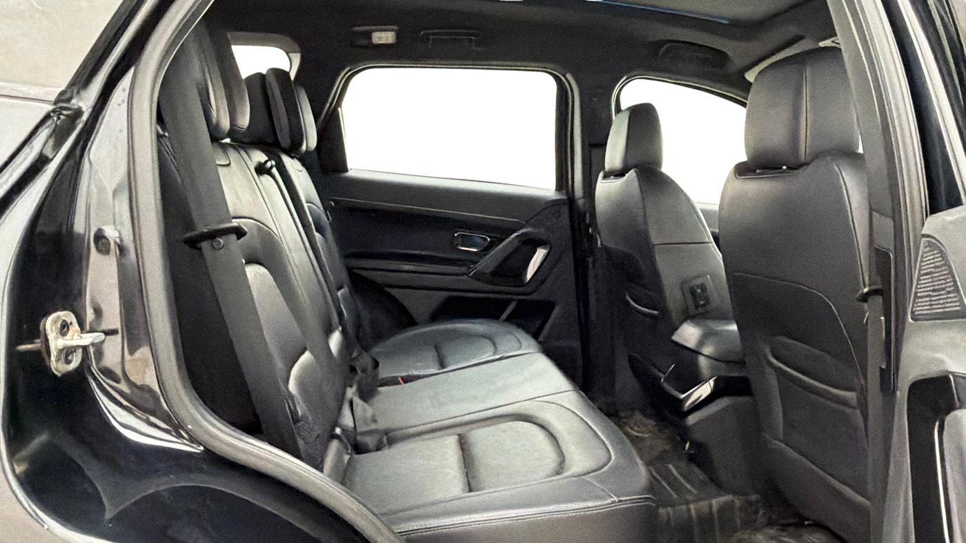 2023 Tata Safari XZA PLUS DARK EDITION, Diesel, Automatic, 58,699 km, Right Side Rear Door Cabin