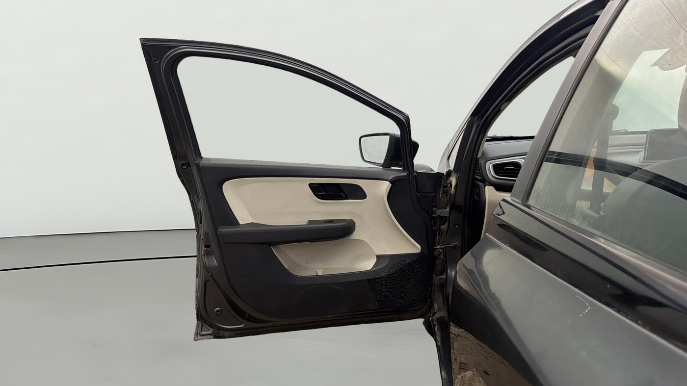 2021 Tata ALTROZ XT PETROL, Petrol, Manual, 92,863 km, LHS Front Door