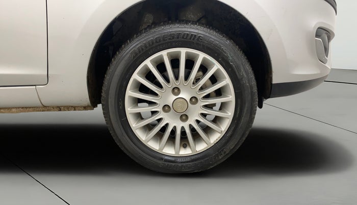 2014 Tata Zest XMS PETROL, Petrol, Manual, 28,842 km, Right Front Wheel