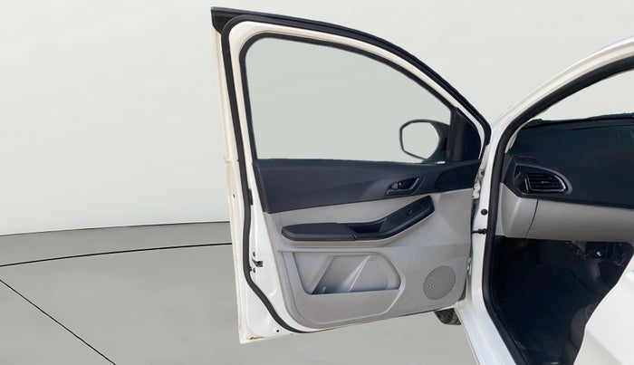 2021 Tata Tiago XT PETROL, Petrol, Manual, 1,40,973 km, LHS Front Door