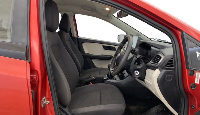 2022 Tata ALTROZ XE DIESEL, Diesel, Manual, 37,776 km, Right Side Front Door Cabin