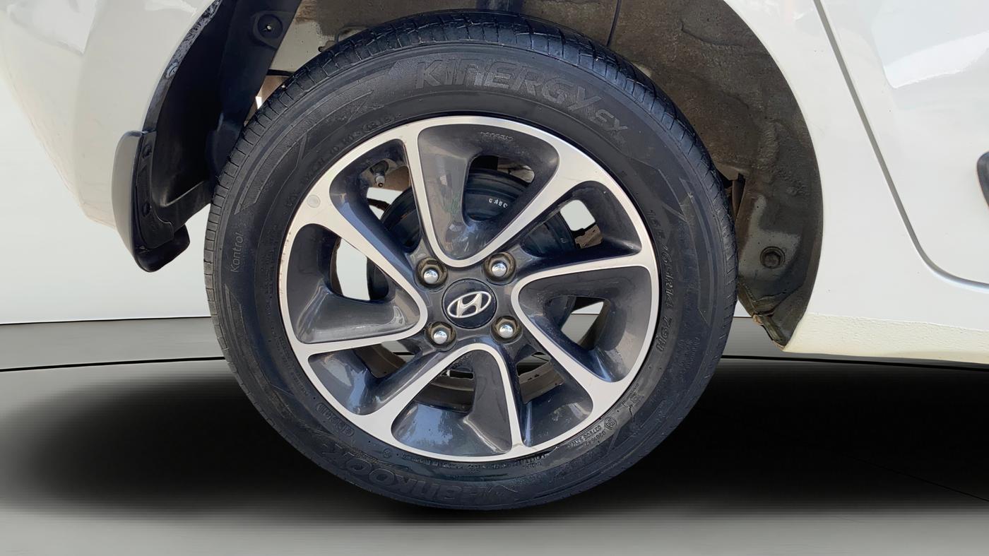 2019 Hyundai Grand i10 SPORTZ AT 1.2 KAPPA VTVT, Petrol, Automatic, 32,576 km, Right Rear Wheel