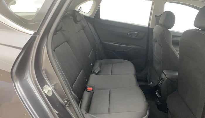 2021 Hyundai NEW I20 SPORTZ 1.2 AT, Petrol, Automatic, 58,277 km, Right Side Rear Door Cabin