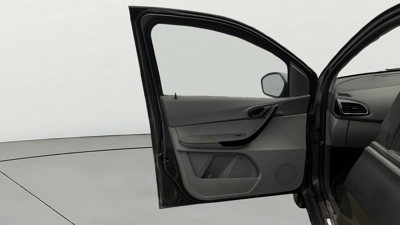 2022 Tata TIGOR XZ CNG, CNG, Manual, 67,972 km, LHS Front Door