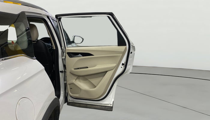 2021 MG HECTOR SHARP HYBRID 1.5 PETROL, Petrol, Manual, 40,268 km, RHS Rear Door