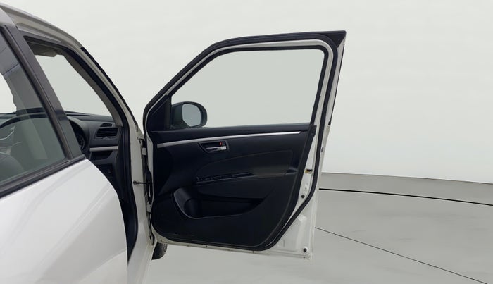 2015 Maruti Swift VXI, Petrol, Manual, 32,092 km, RHS Front Door