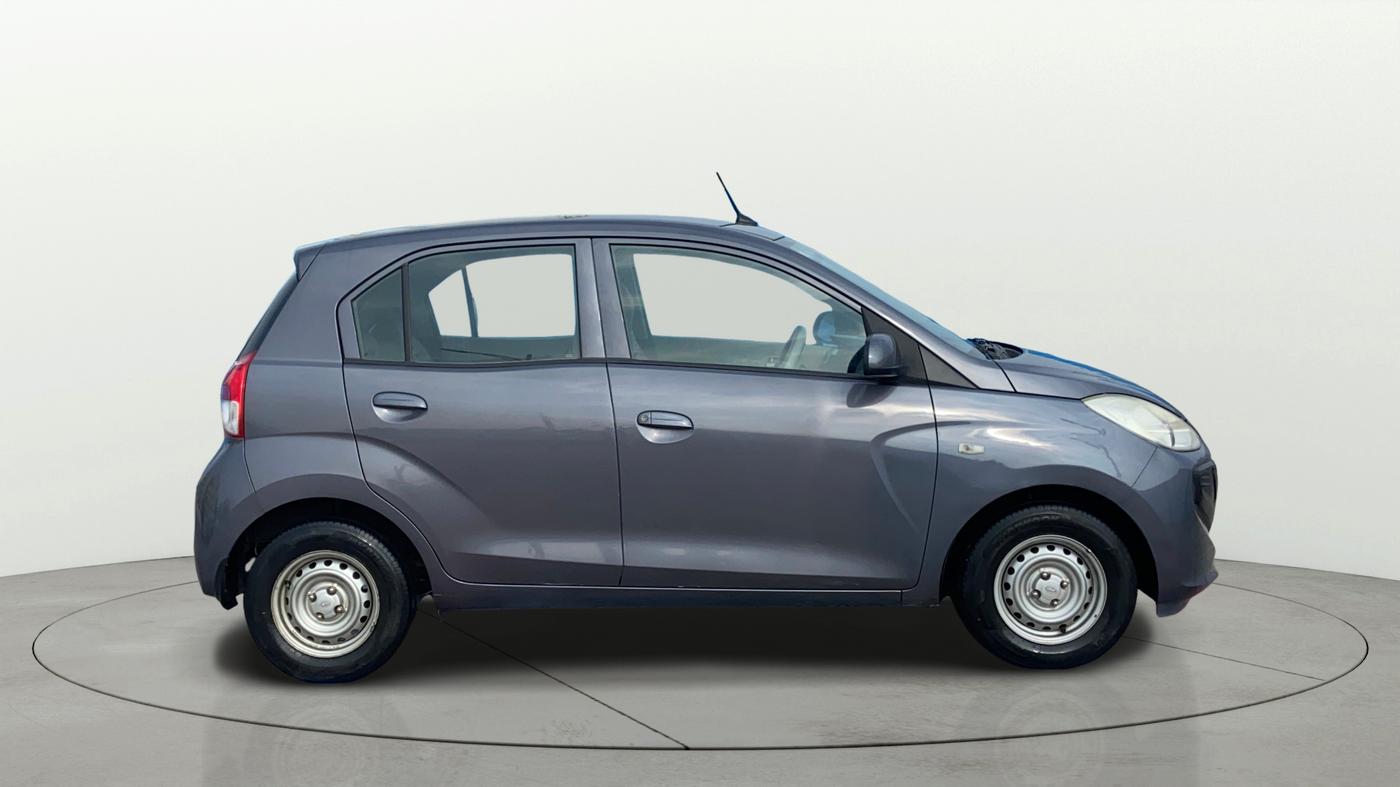 2019 Hyundai NEW SANTRO MAGNA, Petrol, Manual, 35,426 km, Right Side View
