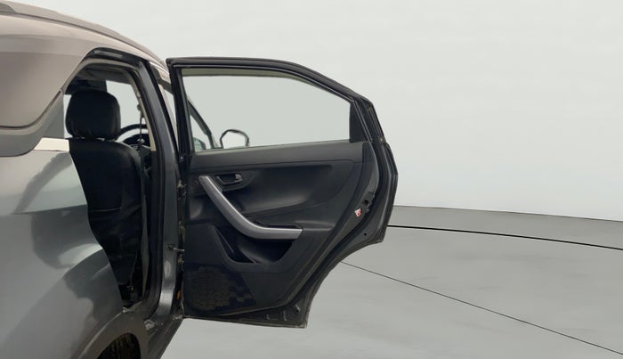 2022 Tata NEXON XM SUNROOF PETROL, Petrol, Manual, 67,389 km, RHS Rear Door