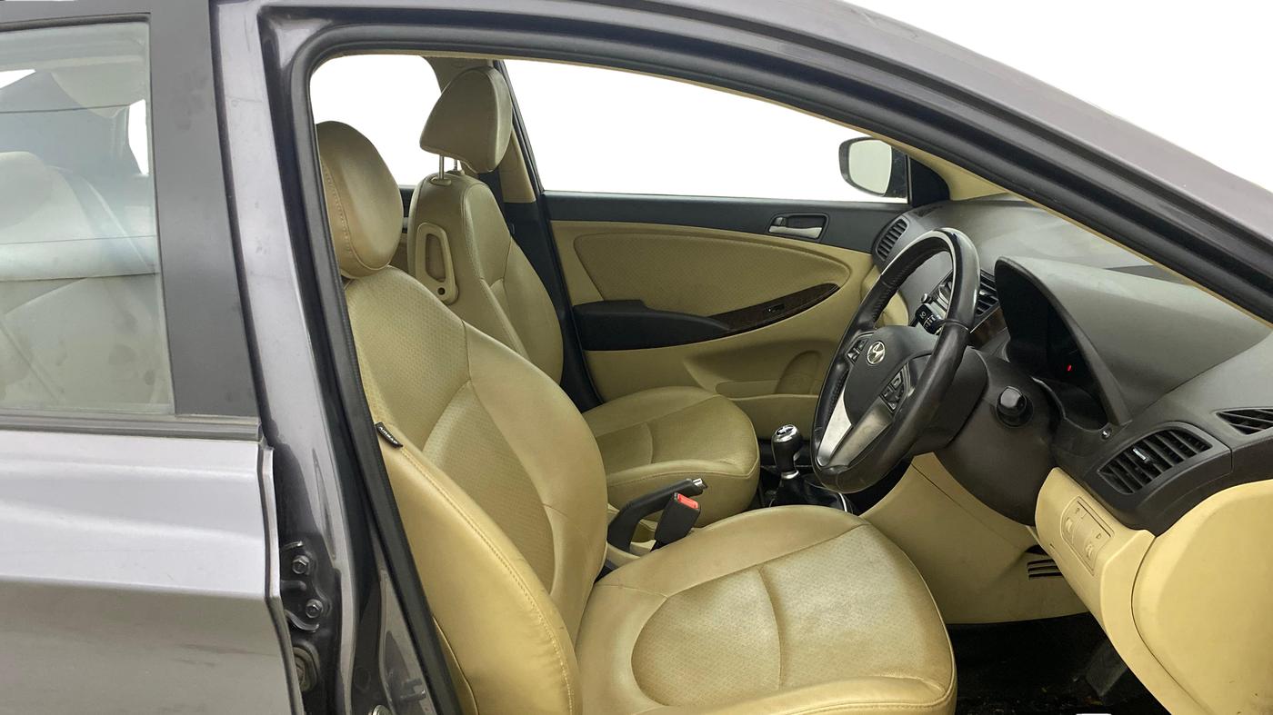 2016 Hyundai Verna 1.6 VTVT SX, Petrol, Manual, 30,239 km, Right Side Front Door Cabin