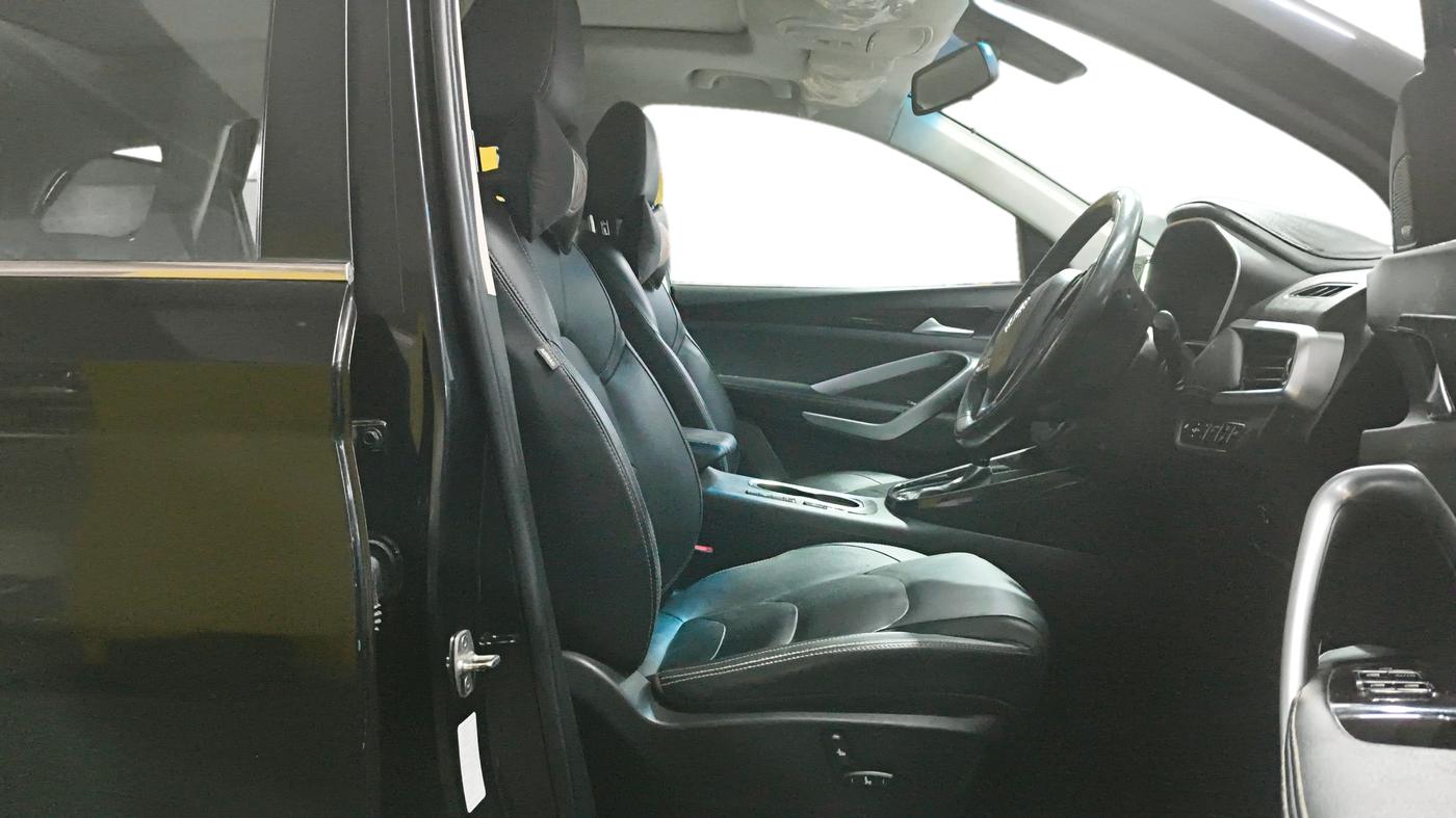2020 MG HECTOR SHARP 1.5 DCT PETROL, CNG, Automatic, 92,240 km, Right Side Front Door Cabin