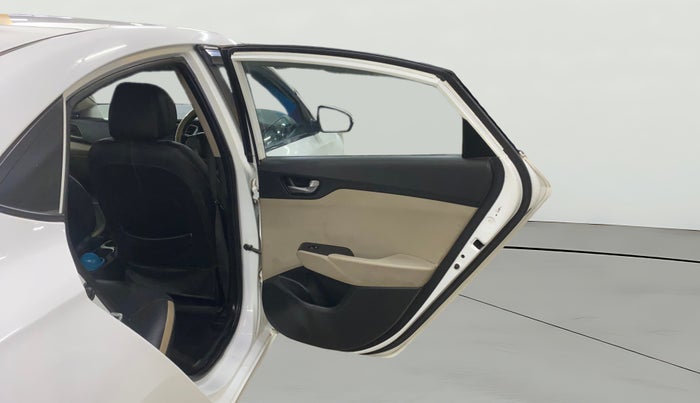 2018 Hyundai Verna 1.4 E PETROL, Petrol, Manual, 75,307 km, RHS Rear Door