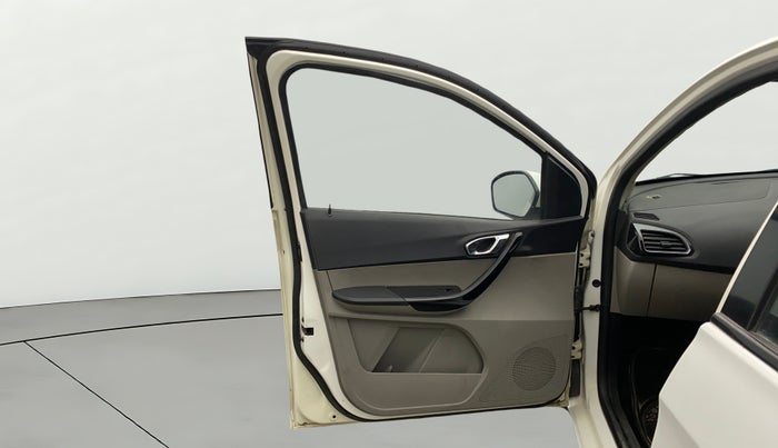2018 Tata Tiago XZA PETROL, Petrol, Automatic, 33,042 km, LHS Front Door