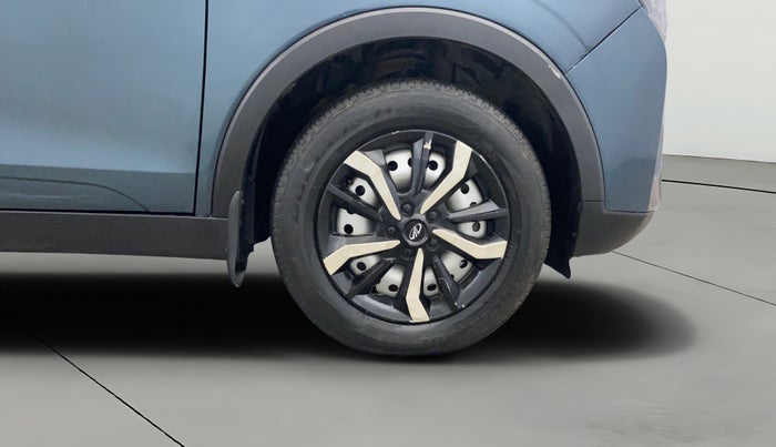 2022 Mahindra XUV300 W4 1.2 PETROL, Petrol, Manual, 91,761 km, Right Front Wheel