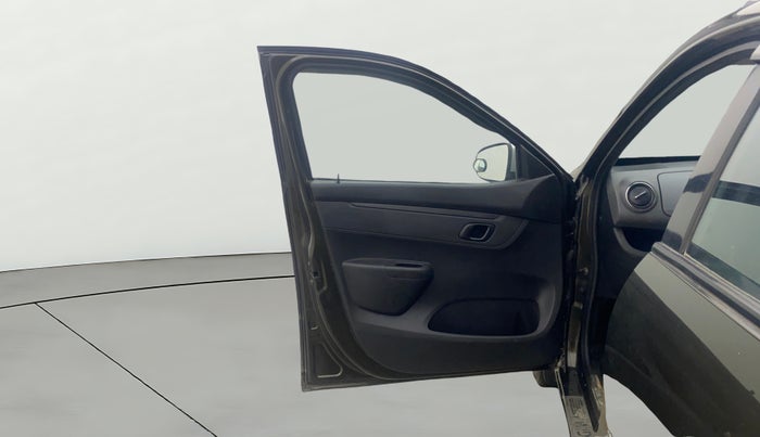 2017 Renault Kwid RXT 1.0 AMT, Petrol, Automatic, 1,05,200 km, LHS Front Door