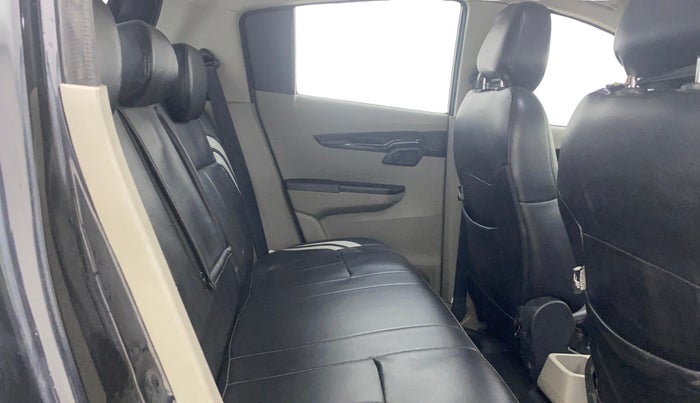 2016 Mahindra Kuv100 K6 5 STR, Petrol, Manual, 84,140 km, Right Side Rear Door Cabin