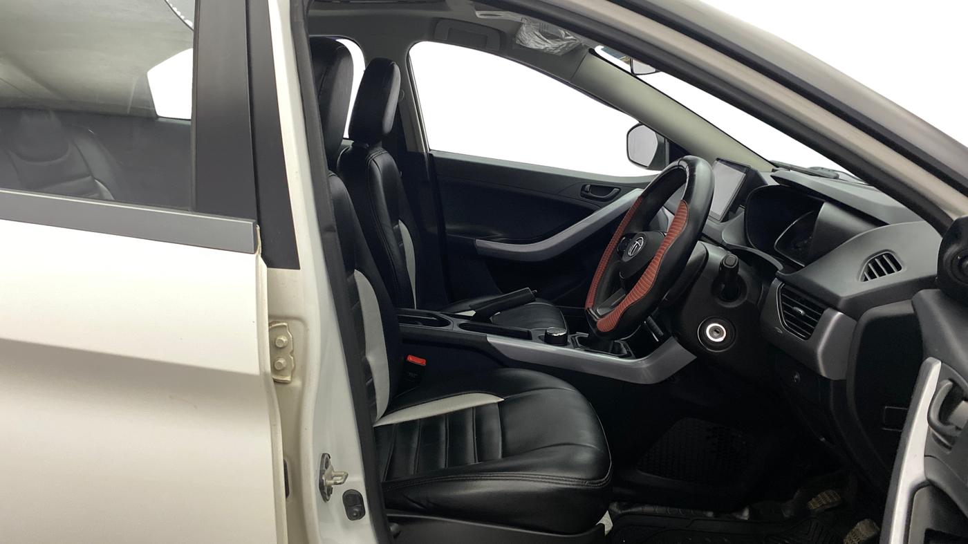 2021 Tata NEXON XM SUNROOF PETROL, Petrol, Manual, 42,861 km, Right Side Front Door Cabin