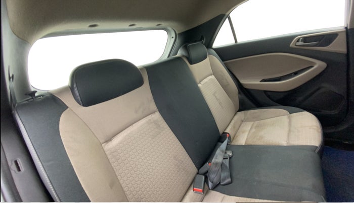 2016 Hyundai Elite i20 SPORTZ 1.2, Petrol, Manual, 49,882 km, Right Side Rear Door Cabin