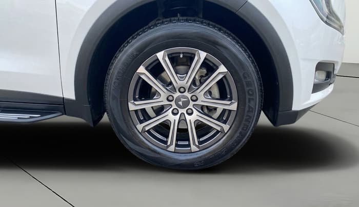 2021 Mahindra XUV700 AX 7 LUXURY D AT 7 STR, Diesel, Automatic, 77,604 km, Right Front Wheel