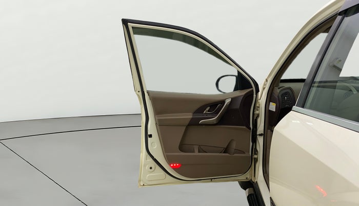 2012 Mahindra XUV500 W8, Diesel, Manual, 1,34,908 km, LHS Front Door