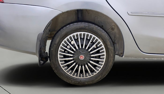 2018 Toyota Etios VD PLATINUM, Diesel, Manual, 1,19,697 km, Right Rear Wheel