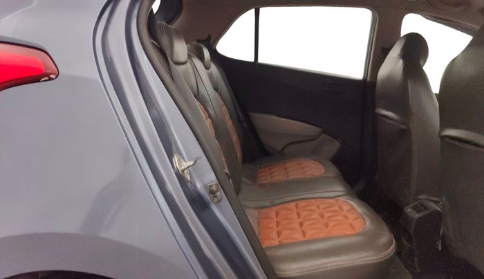 2014 Hyundai Grand i10 MAGNA 1.2 KAPPA VTVT, Petrol, Manual, 1,04,591 km, Right Side Rear Door Cabin