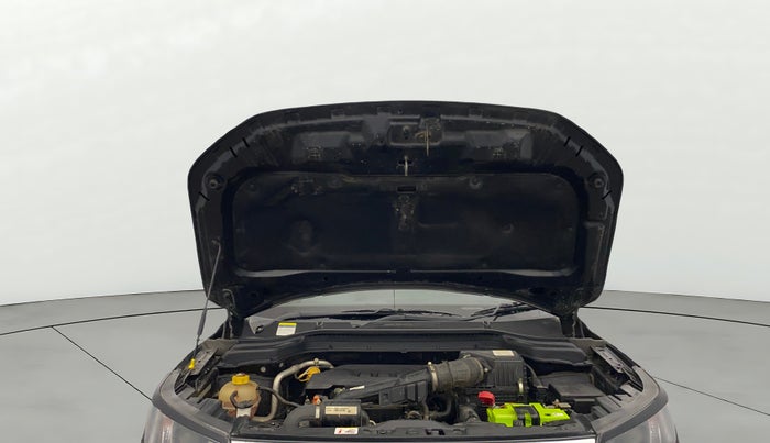 2023 Mahindra XUV300 W8 (O) 1.2 PETROL, Petrol, Manual, 27,880 km, Open Bonet