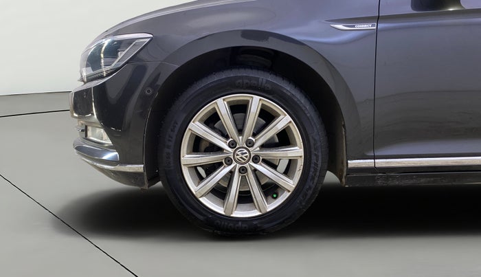 2018 Volkswagen Passat HIGHLINE DSG, Diesel, Automatic, 80,437 km, Left Front Wheel