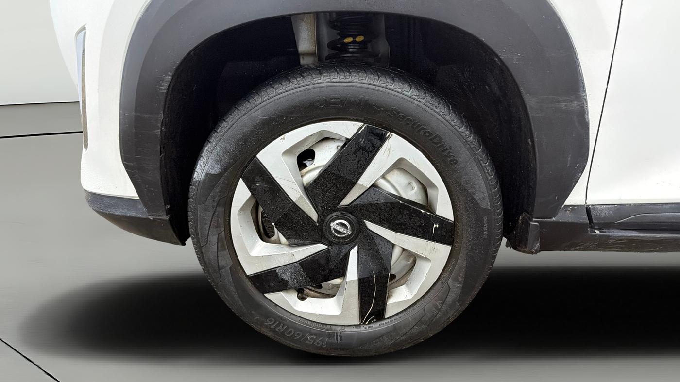 2021 Nissan MAGNITE XE, Petrol, Manual, 42,185 km, Left Front Wheel