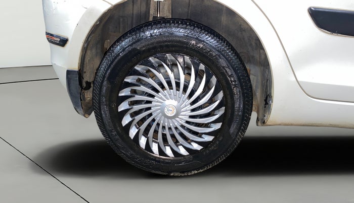 2013 Maruti Swift VXI, Petrol, Manual, 37,914 km, Right Rear Wheel